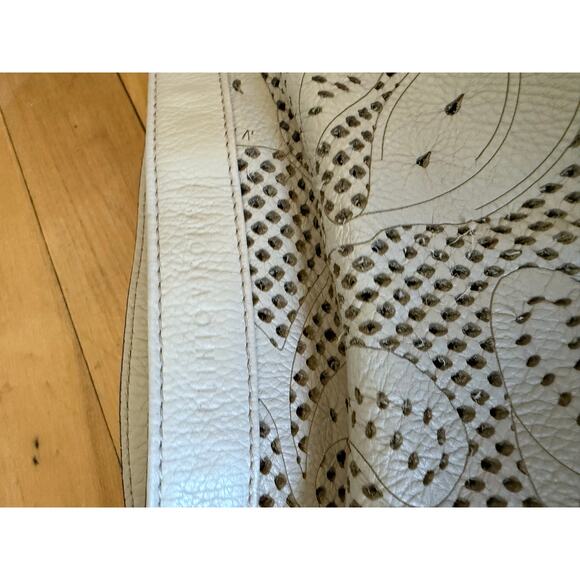 Plinio Visona floral embossed leather shoulder bag - Picture 3 of 7